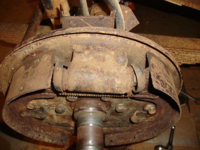 Brake_pictures_dissembled_Willys_002.JPG